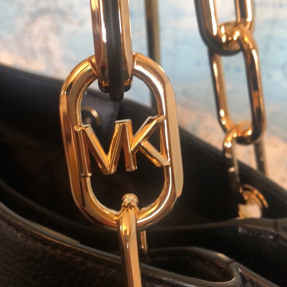 Trisha bag; Michael Kors new w/ tags large shoulder bag 3 compartments - Picture 3 of 12